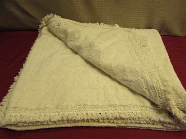 PRETTY 100% WOVEN COTTON FULL SIZE BED SPREAD WITH FRINGE