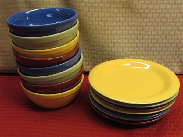 SOUP & SALAD-BEAUTIFUL WOOD SALAD BOWL, CRUET FOR DRESSING, 7 COLORFUL GIBSON SALAD PLATES, 8 MATCHING BOWLS & SPOON REST
