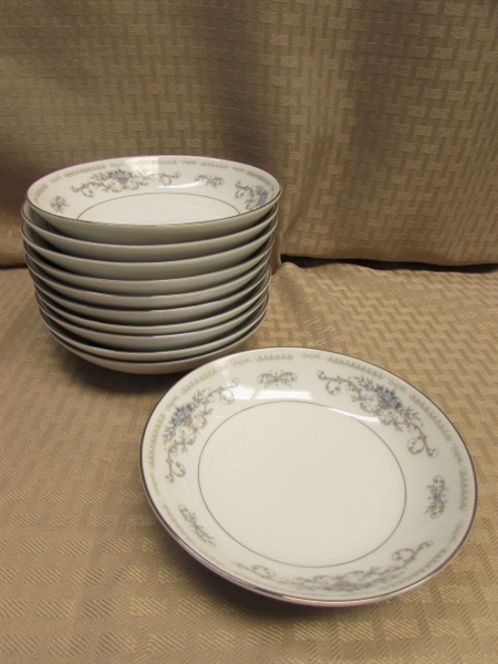 ABSOLUTELY ELEGANT, VERY LARGE SET OF DIANE FINE PORCELAIN CHINA, PLATES, BOWLS, CUPS, SAUCERS, PLUS GLASSES FOR TOASTING