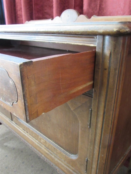 WELL MADE ANTIQUE SIDE BOARD WITH BEAUTIFUL TURNED & CARVED DETAILS