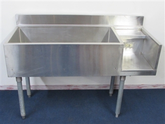 STAINLESS STEEL COMMERCIAL SINK