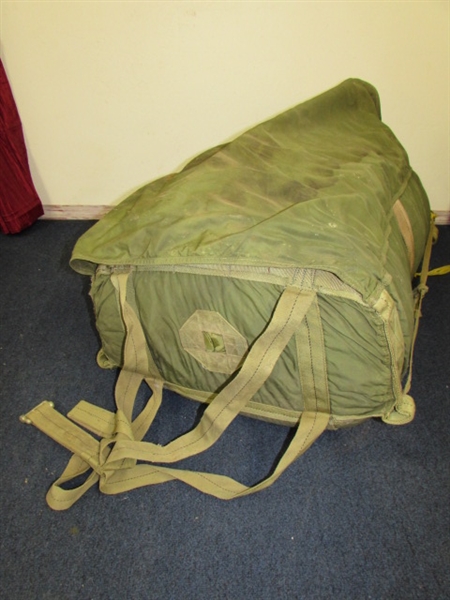 MILITARY EQUIPMENT CARGO PARACHUTE IN BAG-BIG & HEAVY!   GREAT SHADE CANOPY