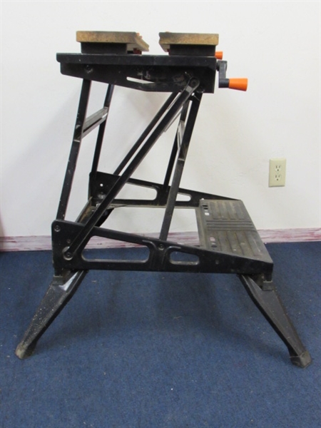 HEAVY DUTY BLACK AND DECKER WORKMATE 300 BENCH VICE.