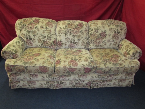 TOP OF THE LINE, EXTREMELY BEAUTIFUL LANE SLEEPER SOFA-VERY COMFY, VERY NICE!
