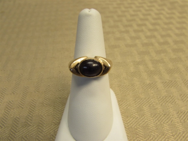 BEAUTIFUL SOLID GOLD & AMETHYST RING