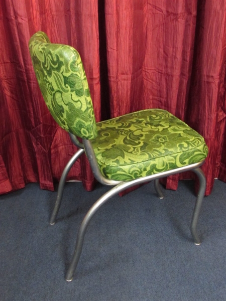 SO CUTE RETRO 1950s SIDE/DINETTE CHAIR WITH VINYL SEAT/BACK IN PERFECT CONDITION 
