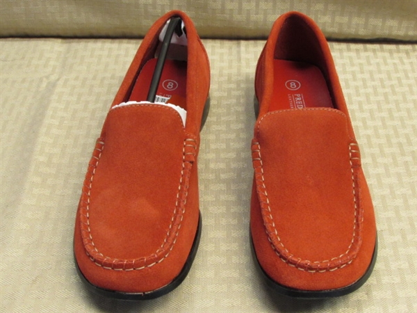 NEVER WORN LADIES RED LEATHER LOAFERS-CUTE!