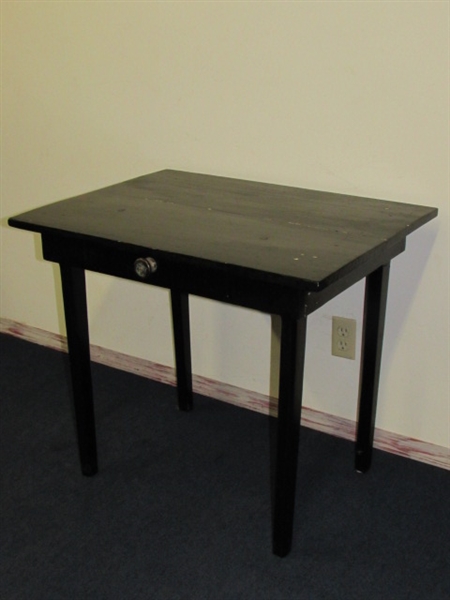 CUTE PRIMITIVE ONE DRAWER TABLE 