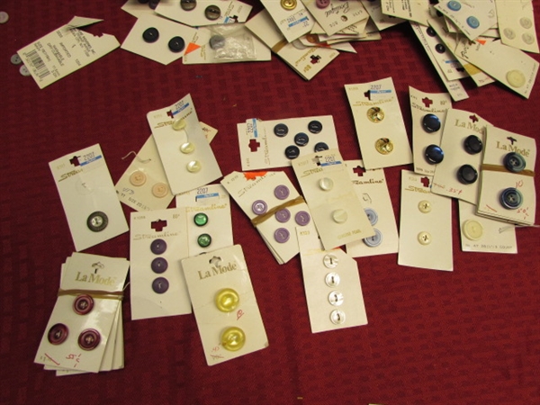 LOADS OF VINTAGE NEW BUTTONS- OVER 200 CARDS!  SO MANY STYLES & COLORS!