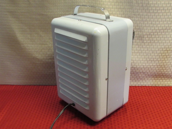 IT'S COLD OUTSIDE!  STAY WARM WITH THIS TITAN PORTABLE ELECTRIC HEATER