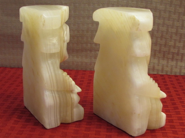 PAIR OF VINTAGE SOLID ONYX BOOK ENDS 