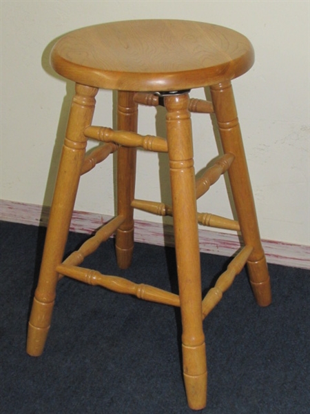 WELL MADE SOLID OAK SWIVEL BAR STOOL WITH TURNED LEGS #2