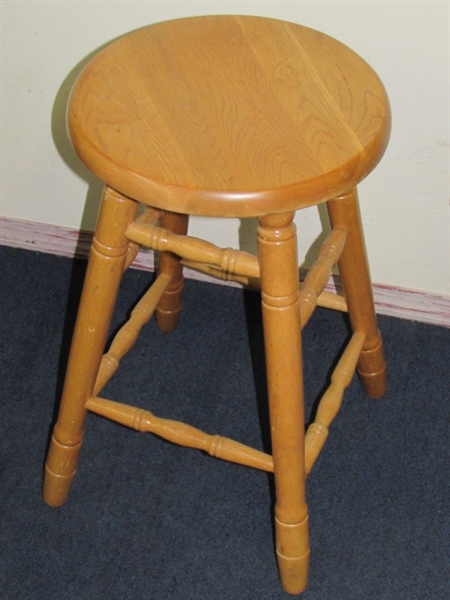 WELL MADE SOLID OAK SWIVEL BAR STOOL WITH TURNED LEGS #2