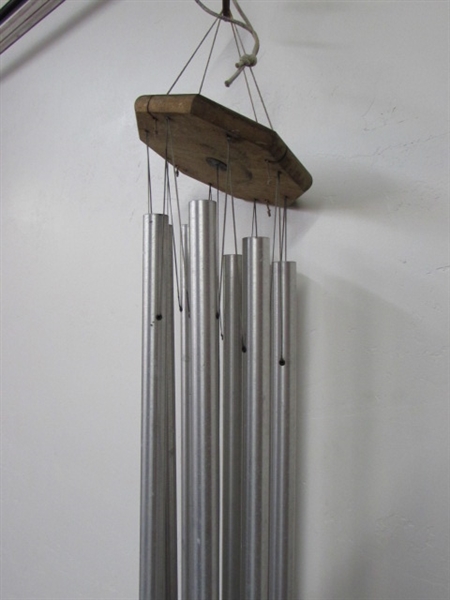 MUSIC TO YOUR EARS!   WONDERFUL LARGE CATHEDRAL WIND CHIMES 