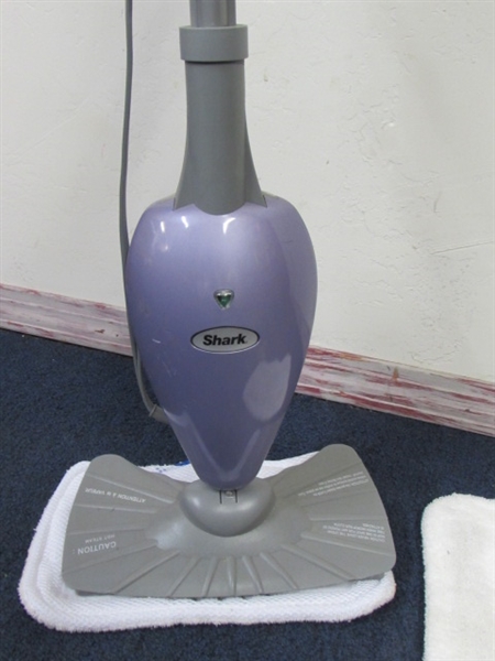 SHARK EURO PRO STEAM MOP WITH EXTRA PAD