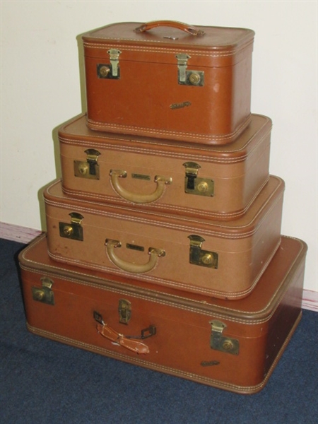 FOUR PIECES OF VINTAGE LUGGAGE FROM TRAVEL JOY & THUNDERBIRD, LARGE TO SMALL