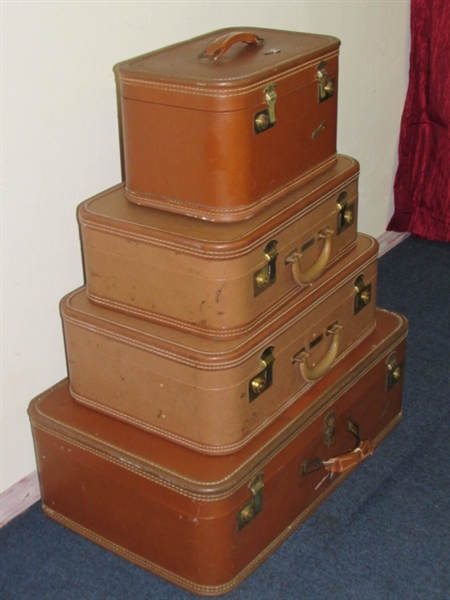 FOUR PIECES OF VINTAGE LUGGAGE FROM TRAVEL JOY & THUNDERBIRD, LARGE TO SMALL