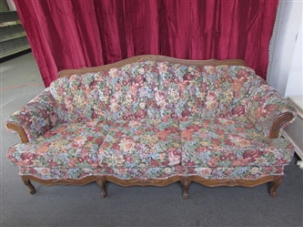 BEAUTIFUL ANTIQUE TAPESTRY SOFA WITH CARVED LEGS & DETAILS