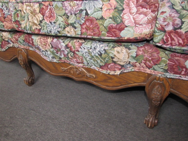 BEAUTIFUL ANTIQUE TAPESTRY SOFA WITH CARVED LEGS & DETAILS