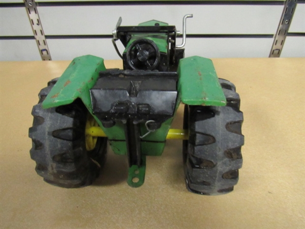 VINTAGE TONKA TOY FARM TRACTOR WITH FRONT END LOADER