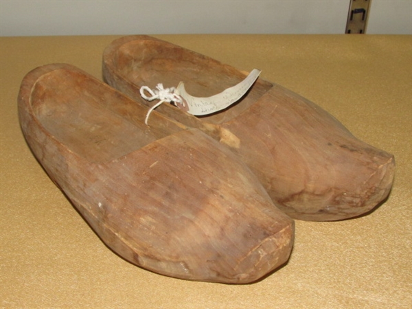 VINTAGE HAND CRAFTED WOODEN DUTCH SHOES