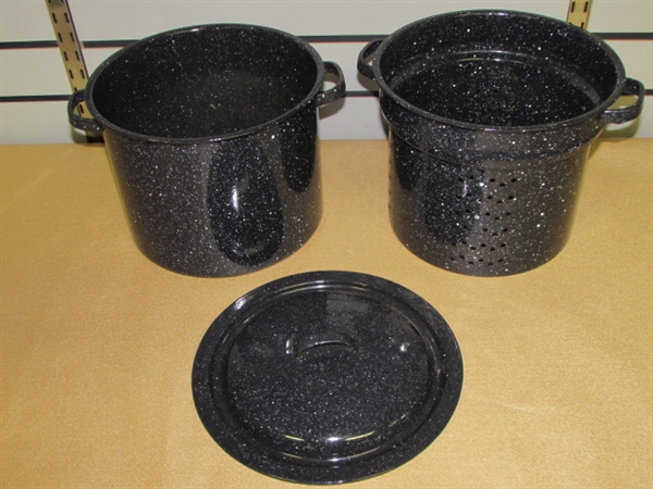 VERY NICE BLACK GRANITE WARE ROASTING PAN & PASTA COOKER PLUS NEW POTHOLDERS