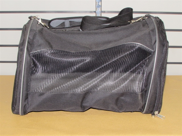 NICE SOFT SIDED PET CARRIER FOR SMALL ANIMAL WITH SOFT BED, MESH SIDES & TOYS!