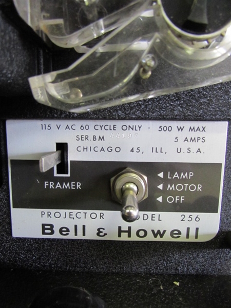 VINTAGE BELL & HOWELL 8MM AUTOLOAD PROJECTOR WITH BULB