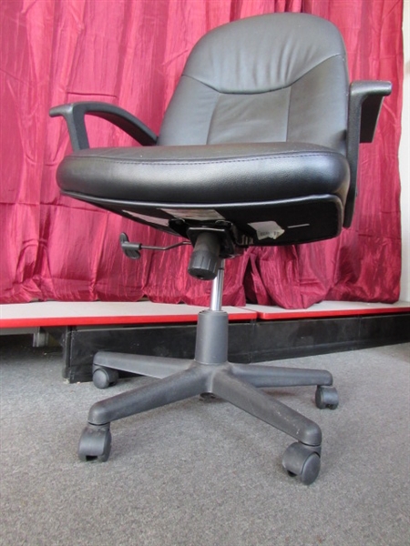 COMFORTABLE OFFICE CHAIR