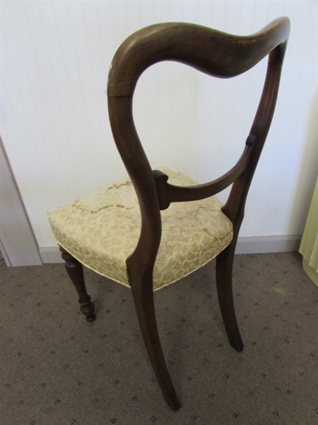 PRETTY ANTIQUE TULIP BACK CARVED WOOD CHAIR WITH UPHOLSTERED SEAT
