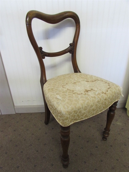 PRETTY ANTIQUE TULIP BACK CARVED WOOD CHAIR WITH UPHOLSTERED SEAT