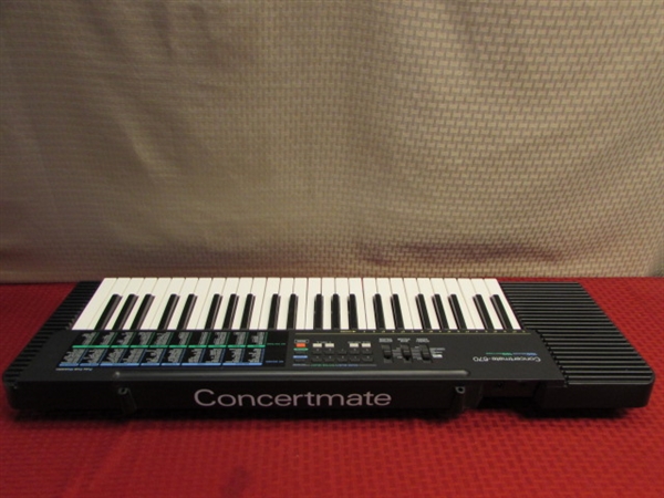 PLAY A TUNE ON THIS NICE CONCERTMATE 60 ELECTRONIC KEYBOARD