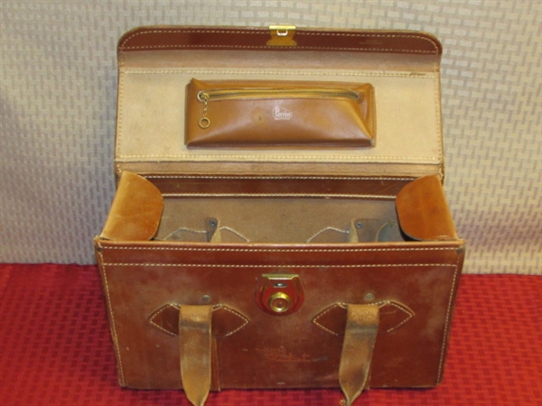 VINTAGE GENUINE COWHIDE STEREO REALIST CASE FOR YOUR VINTAGE CAMERA OR ? ?