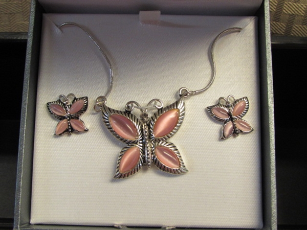 OODLES OF VINTAGE JEWELS-925 SILVER, AVON, RED ROSES, PINK BUTTERFLIES & MORE SEVERAL NEW IN BOX!