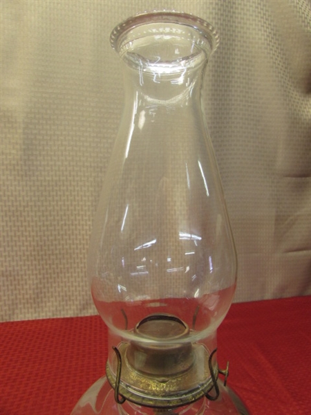OLDER PEDESTAL KEROSENE LAMP-NICE TO HAVE AS COLLECTIBLE & FOR WHEN THE LIGHTS GO OUT!