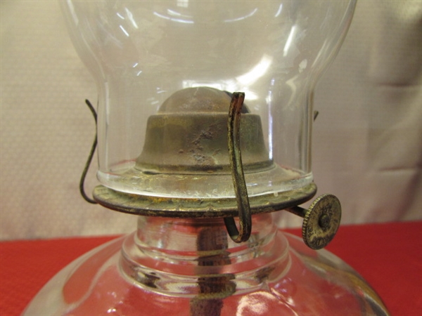 OLDER PEDESTAL KEROSENE LAMP-NICE TO HAVE AS COLLECTIBLE & FOR WHEN THE LIGHTS GO OUT!
