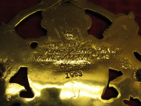 SOLID BRASS 1953 KINGS ARMS TRIVET WITH LIONS & UNICORNS