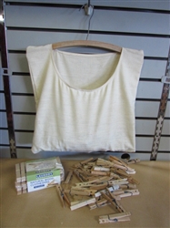 LOTS OF WOODEN CLOTHESPINS IN A NEAT VINTAGE BAG FOR HANGING ON THE CLOTHESLINE