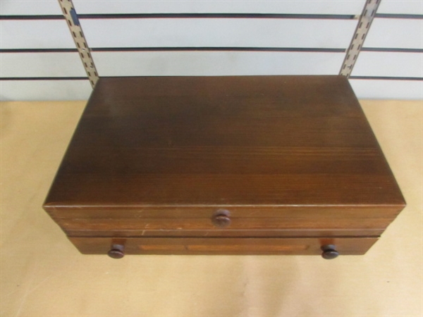 NIFTY VINTAGE WOOD CHEST WITH DRAWER & FINGER JOINTED CONSTRUCTION