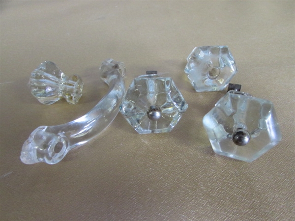 FOUR ANTIQUE CRYSTAL CABINET DOOR/DRAWER KNOBS & A PULL