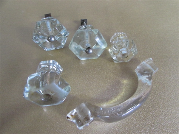 FOUR ANTIQUE CRYSTAL CABINET DOOR/DRAWER KNOBS & A PULL