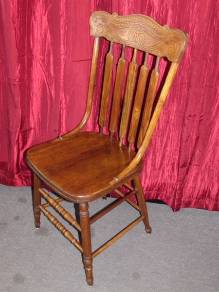 PRETTY VINTAGE SIDE CHAIR WITH BEAUTIFULLY CARVED BACKREST