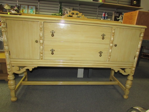 LOVELY ANTIQUE SHABBY CHIC SIDEBOARD