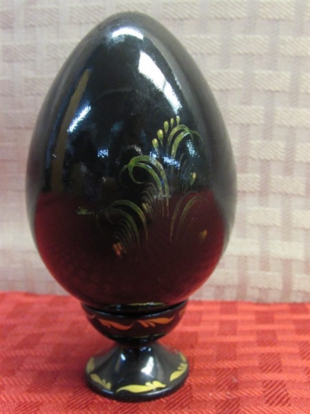 BEAUTIFUL BLACK LACQUERED DECORATIVE EGG ON STAND HAND PAINTED IN UKRAINE