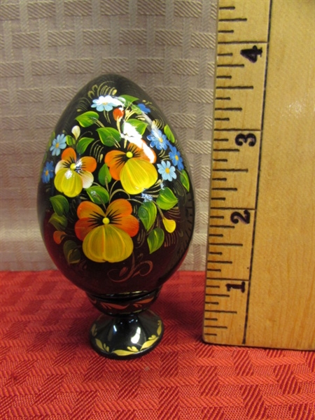 BEAUTIFUL BLACK LACQUERED DECORATIVE EGG ON STAND HAND PAINTED IN UKRAINE
