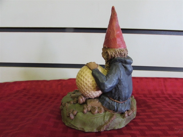 FOR THE GOLFER, COLLECTIBLE TOM CLARK BIRDIE GOLFING GNOME WITH CHICKADEE