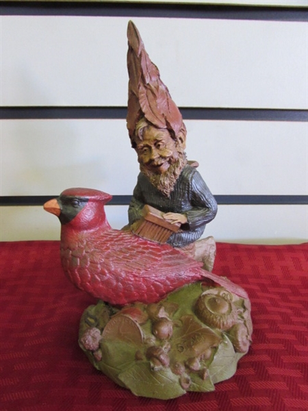 ATTENTION ST. LOUIS CARDINALS FANS!  COLLECTIBLE STAN GNOME SIGNED BY TOM CLARK ARTIST