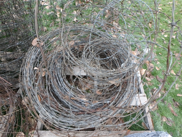 NEW & USED BARBED WIRE 2-POINT