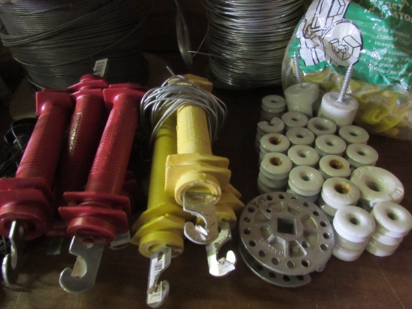 LARGE LOT OF ELECTRIC FENCE SUPPLIES