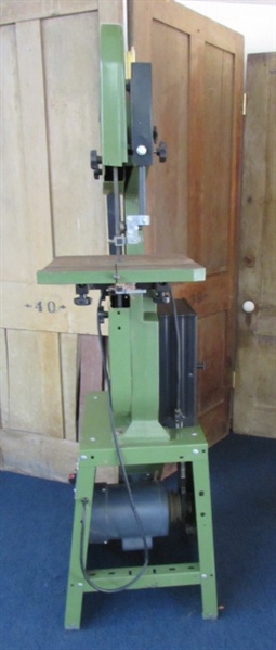 CENTRAL MACHINERY 14 WOOD CUTTING BANDSAW